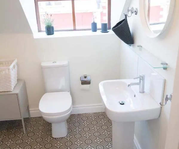 In Town Center * דינגל